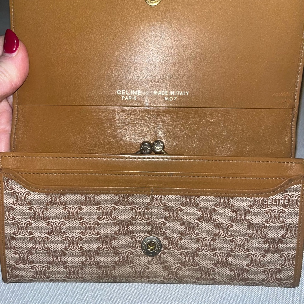 CELINE Tan Kisslock Long Wallet EUC Macadam Print in Leather & Coated Canvas - Picture 4 of 15